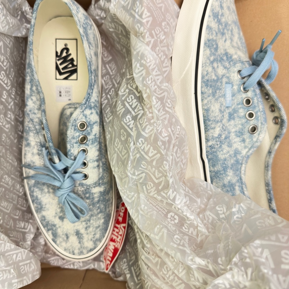 Vans authentic size 10